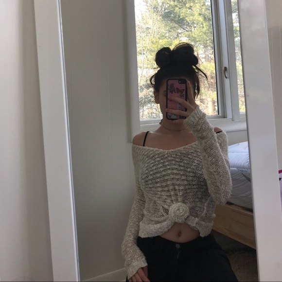 🌸Abercrombie & Fitch sweater🌸 - Picture 1 of 4